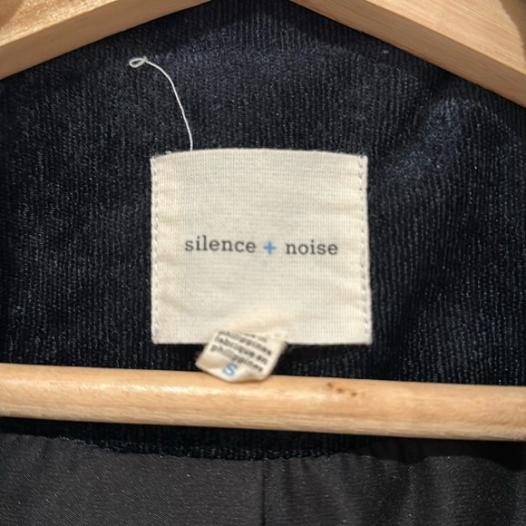 Silence and Noise Urban Outfitters Velour Textured Blazer Dark Navy Size Small S - Picture 2 of 2